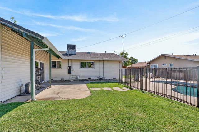 3581 Imperial Way, Sacramento, CA 95826