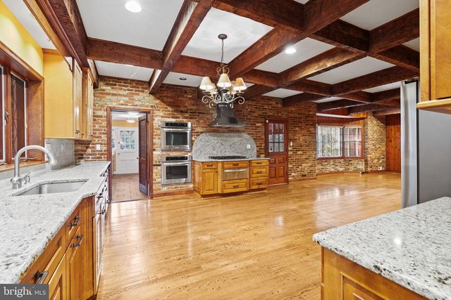 10810 BURBANK, Potomac, MD 20854