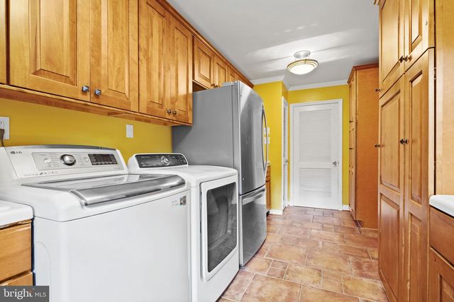 10810 BURBANK, Potomac, MD 20854