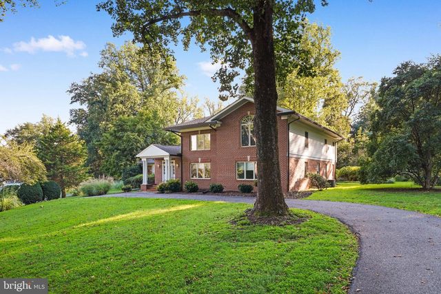 10810 BURBANK, Potomac, MD 20854