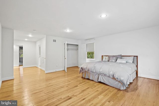 10810 BURBANK, Potomac, MD 20854