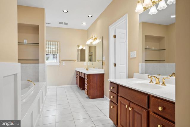 10810 BURBANK, Potomac, MD 20854