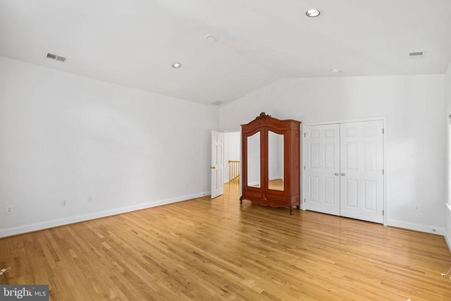 10810 BURBANK, Potomac, MD 20854