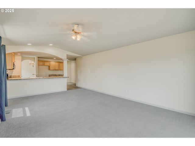 2469 DORSEY Dr, Hubbard, OR 97032