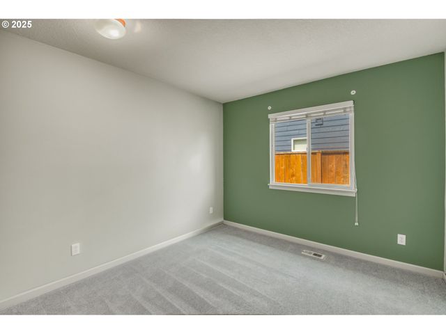 2469 DORSEY Dr, Hubbard, OR 97032