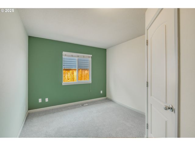 2469 DORSEY Dr, Hubbard, OR 97032