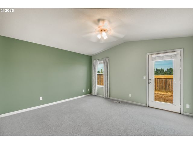 2469 DORSEY Dr, Hubbard, OR 97032