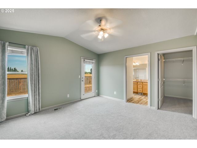 2469 DORSEY Dr, Hubbard, OR 97032