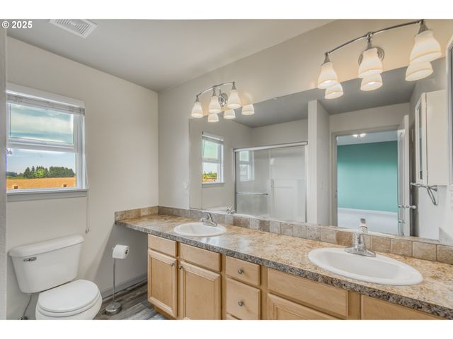 2469 DORSEY Dr, Hubbard, OR 97032