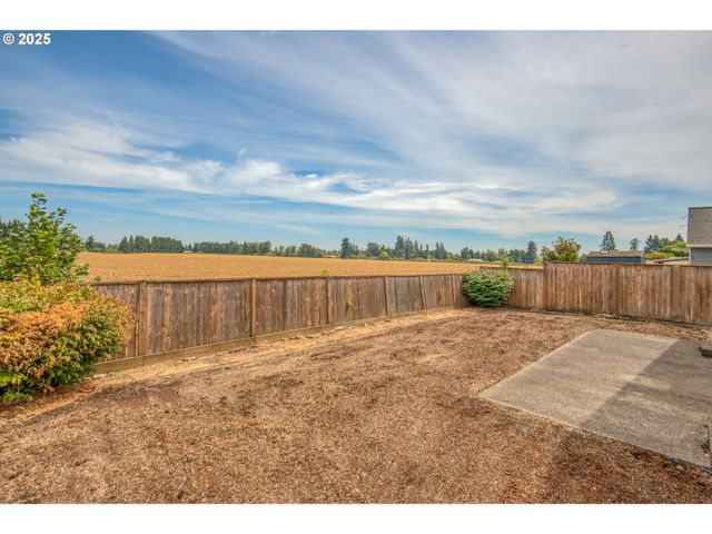2469 DORSEY Dr, Hubbard, OR 97032