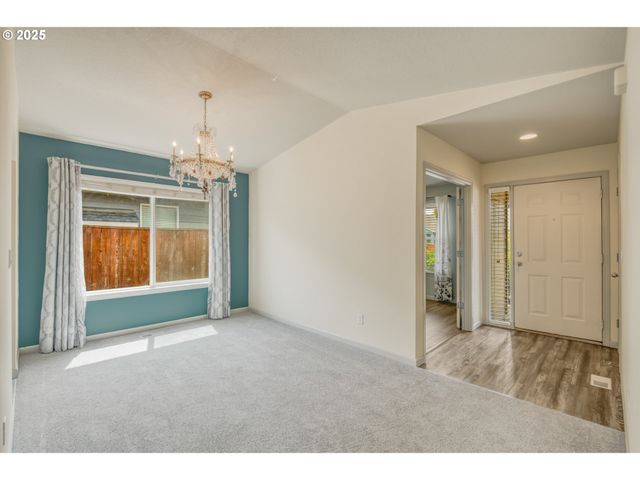 2469 DORSEY Dr, Hubbard, OR 97032