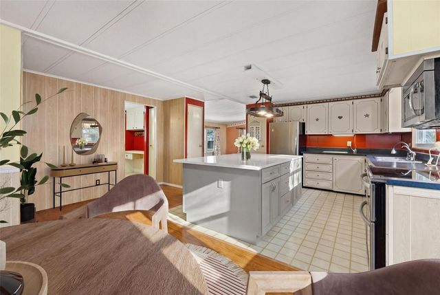 2118 CANOPY CIRCLE, Zellwood, FL 32798