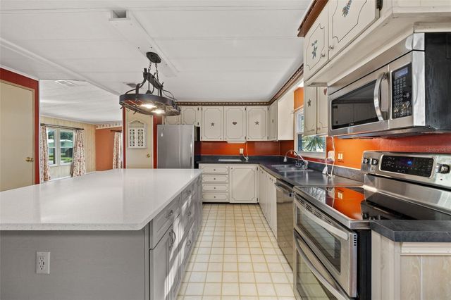 2118 CANOPY CIRCLE, Zellwood, FL 32798