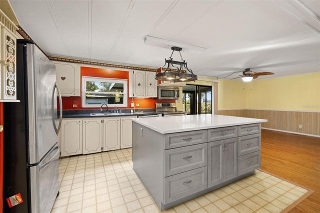 2118 CANOPY CIRCLE, Zellwood, FL 32798