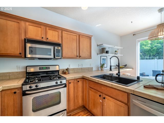 12115 Ne 40TH Cir, Vancouver, WA 98682