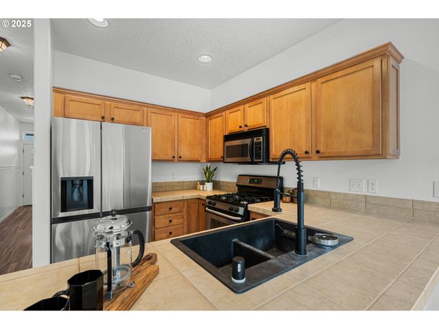 12115 Ne 40TH Cir, Vancouver, WA 98682