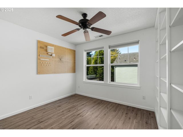 12115 Ne 40TH Cir, Vancouver, WA 98682