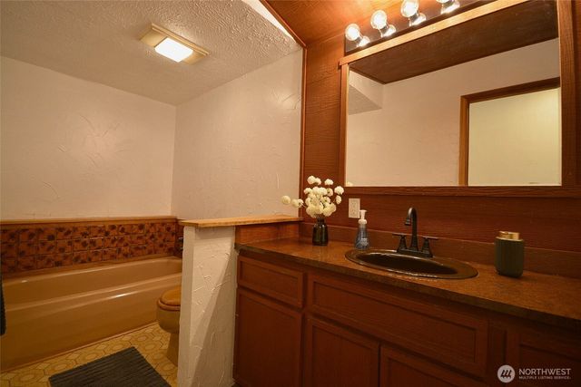14812 Fox Hill Road SE, Yelm, WA 98597