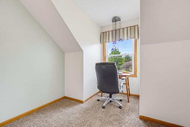 149 Hickory DRIVE, Delafield, WI 53018