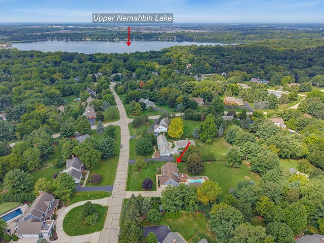 149 Hickory DRIVE, Delafield, WI 53018