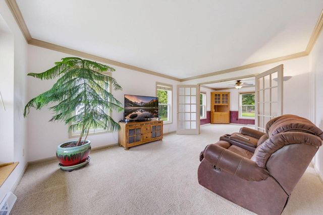 149 Hickory DRIVE, Delafield, WI 53018