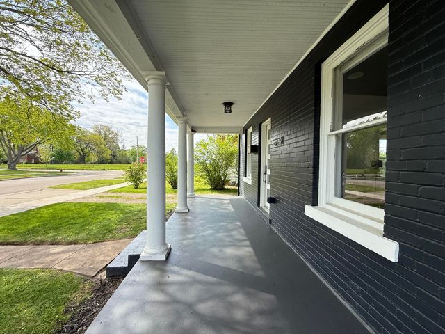 614 Magnolia Street, Three Oaks, MI 49128