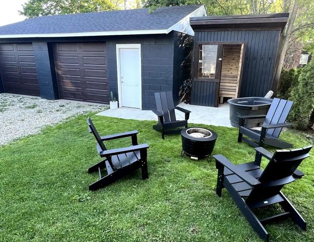 614 Magnolia Street, Three Oaks, MI 49128