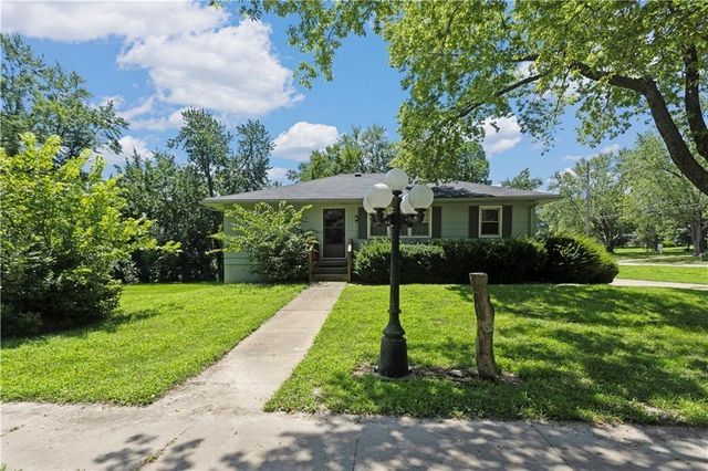 401 S 20 Street, Leavenworth, KS 66048