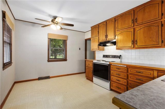 401 S 20 Street, Leavenworth, KS 66048