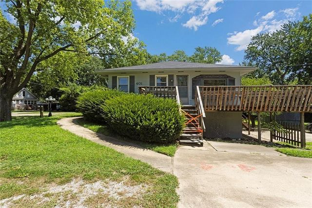 401 S 20 Street, Leavenworth, KS 66048