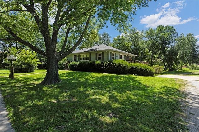 401 S 20 Street, Leavenworth, KS 66048