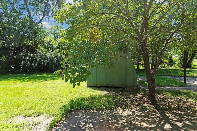 401 S 20 Street, Leavenworth, KS 66048