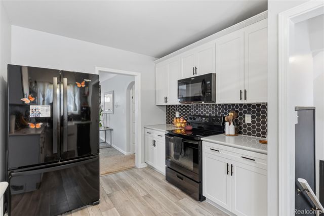 845 Olive Street, Oxford Charter Township, MI 48371