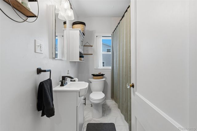 845 Olive Street, Oxford Charter Township, MI 48371