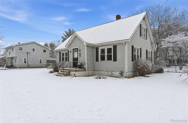 845 Olive Street, Oxford Charter Township, MI 48371