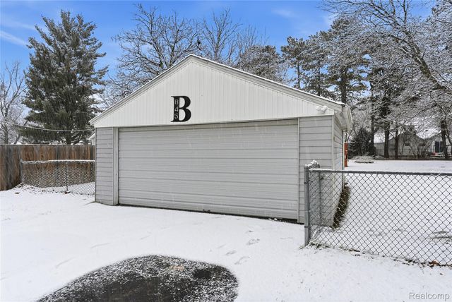 845 Olive Street, Oxford Charter Township, MI 48371