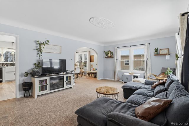 845 Olive Street, Oxford Charter Township, MI 48371