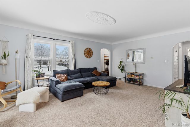 845 Olive Street, Oxford Charter Township, MI 48371