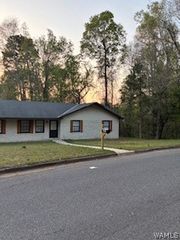 2046 25th E, Tuscaloosa, AL 35404