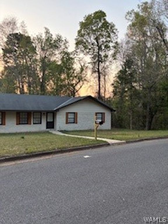 2046 25th E, Tuscaloosa, AL 35404