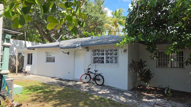 655 NE 80TH Street, Miami, FL 33138