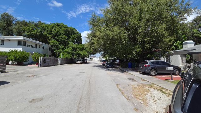 655 NE 80TH Street, Miami, FL 33138