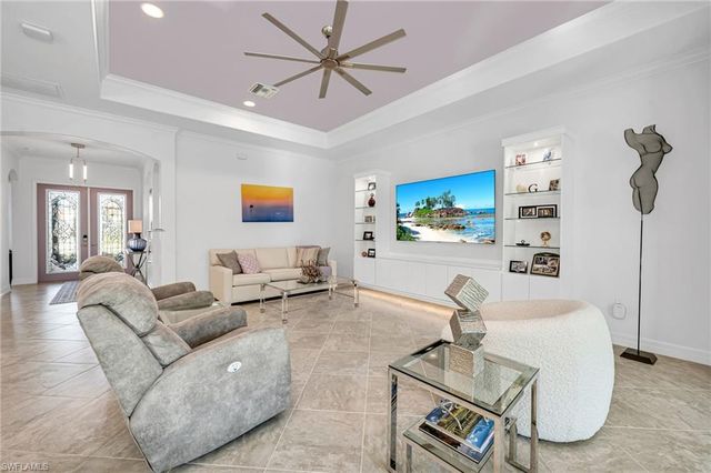 2324 Grenadines WAY, Naples, FL 34120