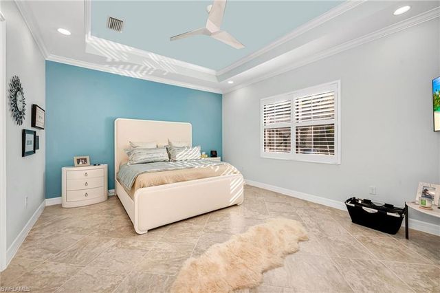 2324 Grenadines WAY, Naples, FL 34120