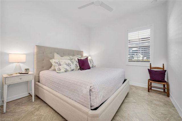 2324 Grenadines WAY, Naples, FL 34120