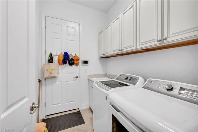 2324 Grenadines WAY, Naples, FL 34120