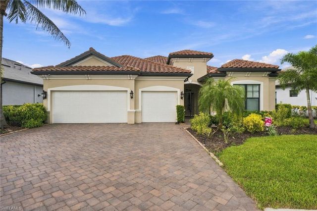 2324 Grenadines WAY, Naples, FL 34120