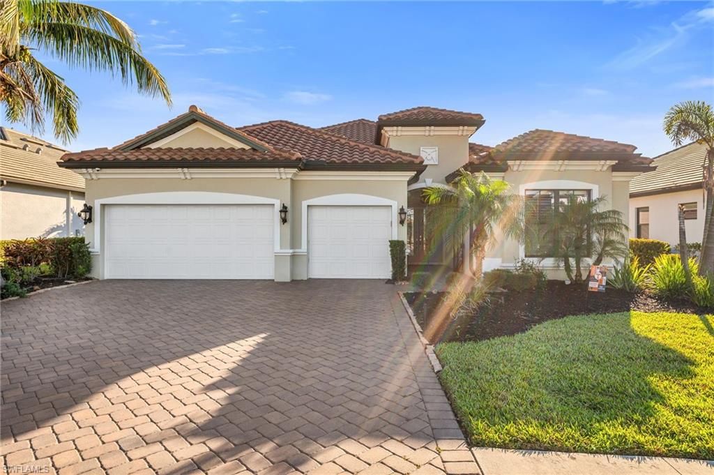 2324 Grenadines WAY, Naples, FL 34120