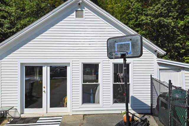 1668 Hartford Avenue, Hartford, VT 05001