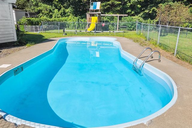 1668 Hartford Avenue, Hartford, VT 05001